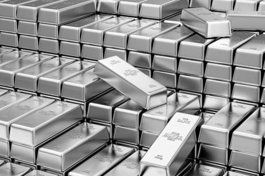 Quỹ bạc lớn nhất thế giới tiếp tục “xả hàng”, bán ròng hơn 58 tấn chỉ trong một tuần