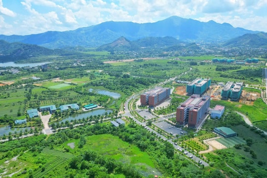 Hơn 17.000 sinh viên Đại học Quốc gia Hà Nội năm nay sẽ lên Hòa Lạc học: Trường thành viên nào có nhiều chỉ tiêu nhất?