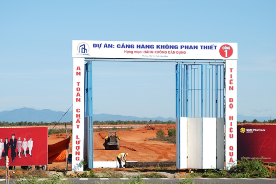 Đang huy động máy móc thi công sân bay 4.000 tỷ đồng do Sun Group đầu tư tại tại tỉnh rộng nhất Việt Nam, khu vực từng "sôi sục" vì sốt đất