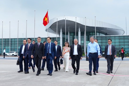 Thủ tướng Lê Minh Hưng lên đường dự Hội nghị Cấp cao ASEAN – Nga trên chuyến bay thương mại Vietjet 