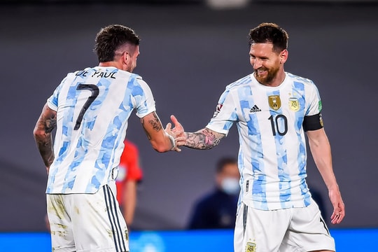 Chân dung "vệ sĩ cứng" của Messi: Trai đẹp Top 1 World Cup 2026 vừa tạo khoảnh khắc không tưởng giúp El Pulga ghi bàn