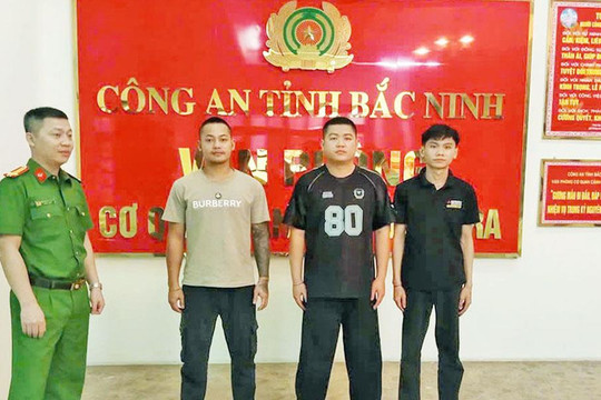 Khởi tố 5 đối tượng ít về nhà nhưng liên tục gửi tiền cho người thân xây nhà, mua ô tô