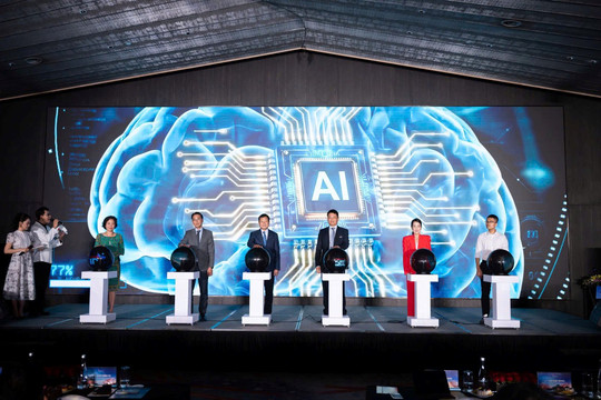 “AI Thực chiến” mùa 2: Techcombank tiếp tục tài trợ giải thưởng “Điều kỳ diệu” tới 1 triệu USD, Tiến sĩ AI Phạm Hy Hiếu trực tiếp làm Ban Giám khảo