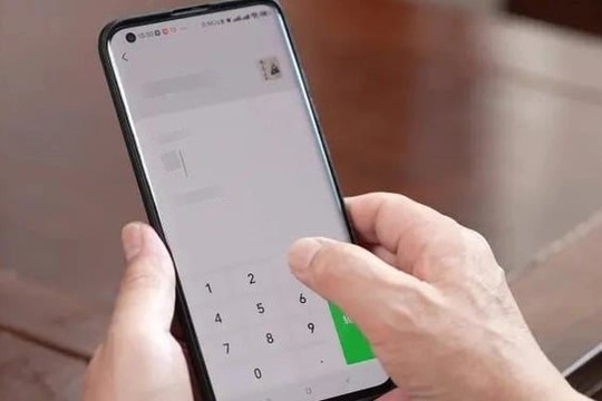Chuyển khoản thành công 237 triệu đồng từ Vietcombank sang ACB, người đàn ông SN 1985 phải trình báo công an