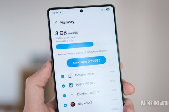Từ giờ trở đi, tôi sẽ không còn "dại khờ" mua điện thoại Android chỉ có 8GB RAM nữa