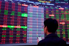 Cổ phiếu “họ” Vin, ngân hàng kéo VN-Index tăng hơn 11 điểm