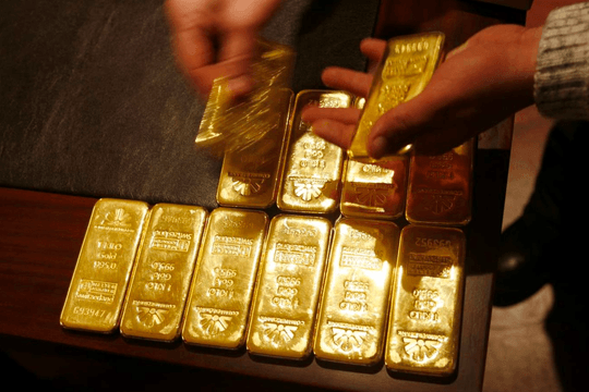 Một ngân hàng lớn bất ngờ cắt mạnh dự báo, giá vàng có thể xuống 3.800 USD/ounce trước khả năng Fed nâng lãi suất 2-3 lần