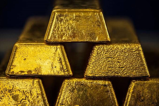 Phát hiện một quốc gia láng giềng Việt Nam mạnh tay "gom" gần 700 tấn vàng