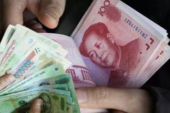 Hết cảnh người Việt phải đổi cả xấp ngoại tệ để đi du lịch tại nhiều nước