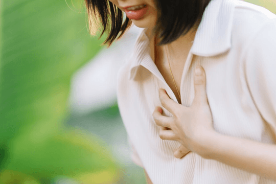 Dữ liệu từ 47.000 người và lời cảnh báo từ chuyên gia: Cái giá của "cày cuốc" không phải là tiền, mà là sự suy kiệt của trái tim