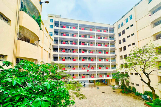 Ngôi trường có tỷ lệ chọi lớp 10 “khủng” nhất Việt Nam là "lò luyện" của nữ sinh vừa thủ khoa A01 vừa là á khoa D01 toàn quốc