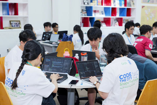 Thanh niên sáng tạo giải pháp số cho đô thị xanh và giao thông