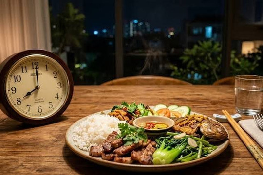 Đường huyết tăng 6%, mỡ nội tạng bủa vây: Tác hại đáng khôn lường khi ép hệ tiêu hóa "tăng ca" sau 8 giờ tối
