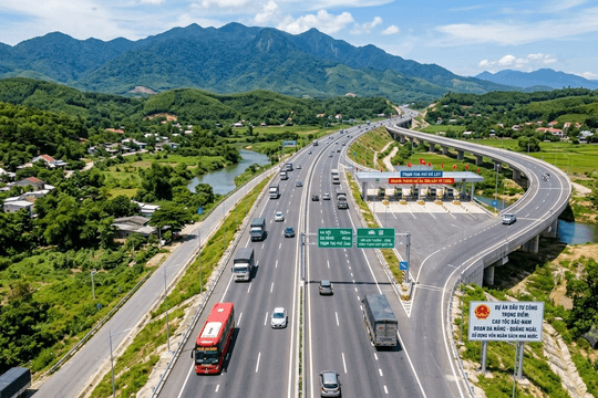 GDP quý II/2026 tăng 8,39%: Công nghiệp và dịch vụ tiếp tục làm "đầu kéo"