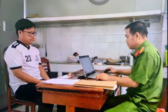Bắt Đặng Quang Vinh SN 1997, lừa bạn hơn 1,3 tỷ đồng để “chạy việc” vào Bách Hóa Xanh