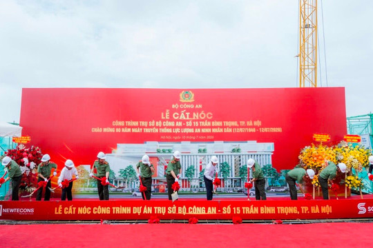 Ông Nguyễn Bá Dương xuất hiện tại Lễ cất nóc trụ sở Bộ Công an