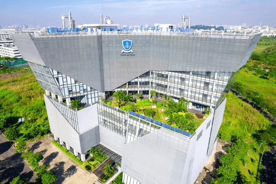 1 trường ở Việt Nam trong top 900 ĐH tốt nhất thế giới, vượt ĐH Y và Bách Khoa: Đến 97% sinh viên có việc làm chỉ sau 6 tháng tốt nghiệp