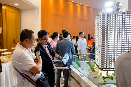 Sức mua “bốc hơi” 62%, vì sao bất động sản vẫn chưa xuất hiện làn sóng giảm giá?