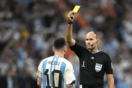 Quy định đặc biệt của FIFA giúp Argentina được xóa 4 thẻ vàng
