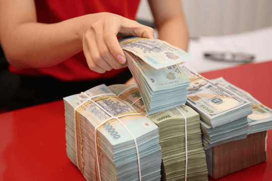 Lãi suất tiết kiệm lên 9%/năm, người gửi tiền nhấp nhổm đáo hạn ngân hàng này để gửi ngân hàng khác