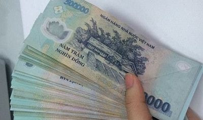 Phát hiện nhiều cọc tiền 500.000 đồng nằm chơ vơ tại nhà ga, Cảng Hàng không Quốc tế Nội Bài lập tức xác minh