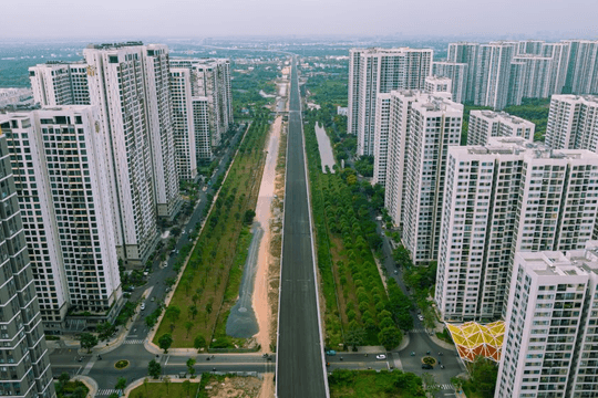 Hiện tượng mới trên thị trường TP.HCM: Giá nhiều căn hộ bằng nhà ở thấp tầng