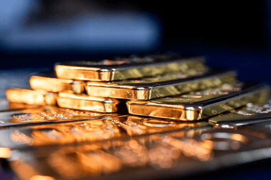 Hai “gã khổng lồ” nghìn tỷ USD bán hơn trăm tấn vàng chỉ trong vài tháng