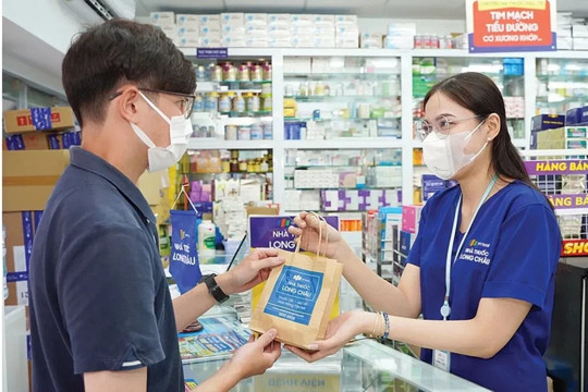 Hé lộ thu nhập của dược sỹ Long Châu, có người được thưởng Tết đến 127 triệu đồng
