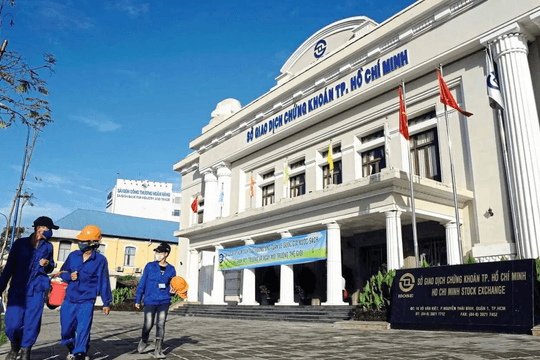 Chứng khoán Việt Nam ghi nhận thành tích "khủng" nhất ASEAN, vượt qua Singapore
