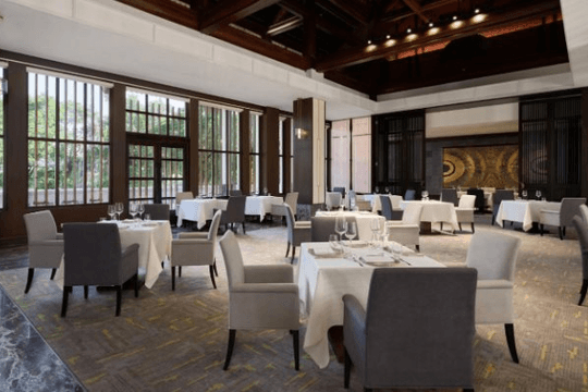 Phát hiện nhà hàng bên bờ Hồ Tây 4 năm liền được vinh danh Michelin Guide: đưa cả Hồ Tây, Huế, Đà Lạt vào một thực đơn đặc biệt