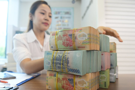 Có 5 tỷ gửi tiết kiệm ngân hàng, mỗi tháng nhận được bao nhiêu tiền lãi?