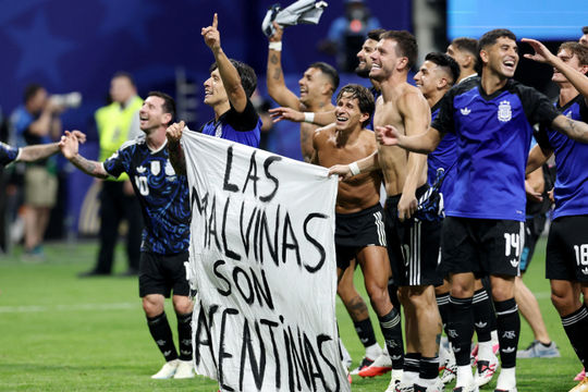 FIFA điều tra đội tuyển Argentina