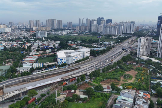 Chờ đến 2027 mới hoàn thành, nhưng nút giao An Phú sẽ có thêm nhánh cầu vượt thông xe cuối tháng 7
