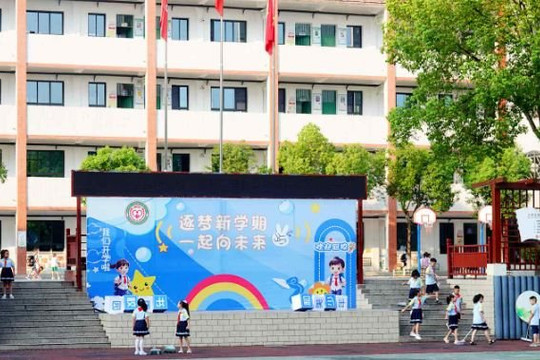 30.000 trường mầm non, tiểu học đóng cửa sau 1 năm, mỗi ngày nhân sự tại 60 cơ sở rơi vào cảnh thất nghiệp: Chuyện gì đang xảy ra tại Trung Quốc?