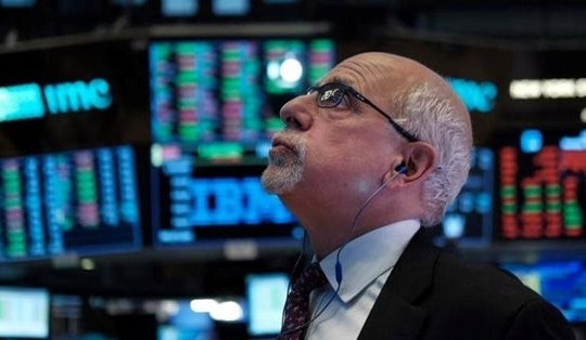 Khối ngoại chi hàng trăm tỷ "gom" một mã Bluechips trong ngày VN-Index lao dốc hơn 40 điểm