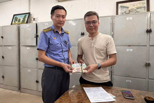 Phát hiện 273 tờ tiền từ 50.000-500.000 đồng nằm chơ vơ trên chuyến tàu về ga Hà Nội: Nhân viên nhà ga lập tức xác minh