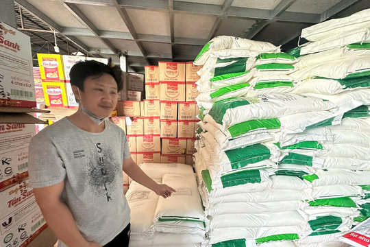 Công an TP.HCM kiểm tra đồng loạt nhiều địa điểm, tịch thu 52,41kg hạt nêm giả, 547,99kg bột giặt giả, bắt tạm giam 5 đối tượng liên quan