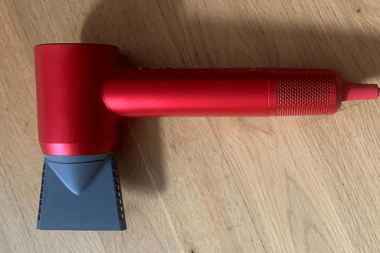 Bỏ ra hơn 10 triệu mua máy sấy tóc Dyson Supersonic hay chọn Laifen Swift nửa giá? Bài toán “túi tiền” và sự thật không phải ai cũng dám nói!