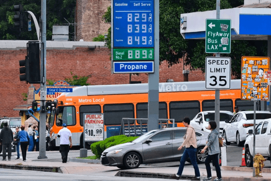 Thước đo lạm phát ưa thích của Fed sắp được điều chỉnh, đúng lúc đang cân nhắc tăng lãi suất: Ngân hàng trung ương sẽ làm gì?