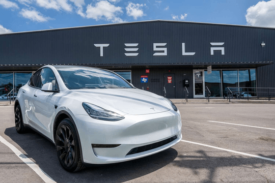Bỏ mặc xe điện truyền thống, CEO Elon Musk dồn toàn lực vào cỗ máy in tiền tự hành mang tên Robotaxi?