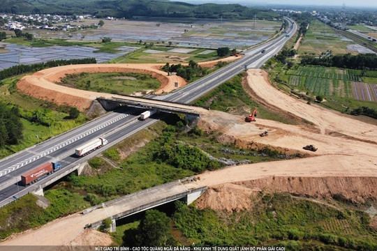 1 nguyên nhân chủ quan và 2 nguyên nhân khách quan khiến gói thầu 1.363 tỷ đồng dự án cao tốc Đà Nẵng - Quảng Ngãi lụt tiến độ