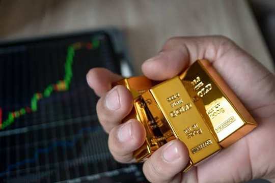 Giá vàng trồi sụt, một thế lực âm thầm "gom" hơn chục tấn 