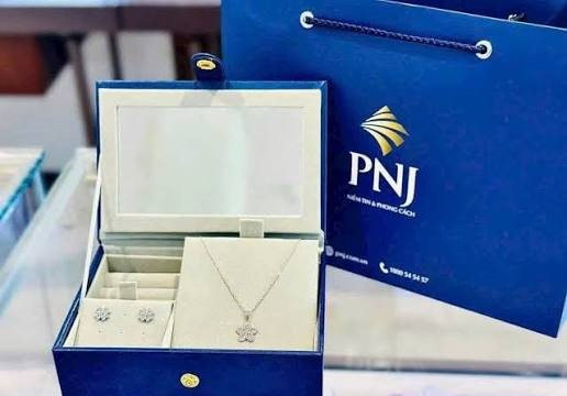 Cổ phiếu PNJ được “giải cứu” hơn 1.270 tỷ đồng nhưng vẫn nằm sàn, VN-Index đỏ lửa phiên cuối tuần