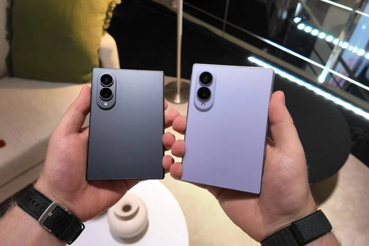 Từ bỏ một bộ phận đắt giá, Samsung cuối cùng đã tìm thấy "tỉ lệ vàng" cho smartphone gập