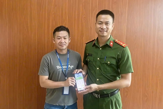 Phát hiện giao dịch chuyển khoản 18 triệu đồng của người đàn ông Trung Quốc SN 1983 làm việc tại Ninh Bình, công an lập tức vào cuộc điều tra 