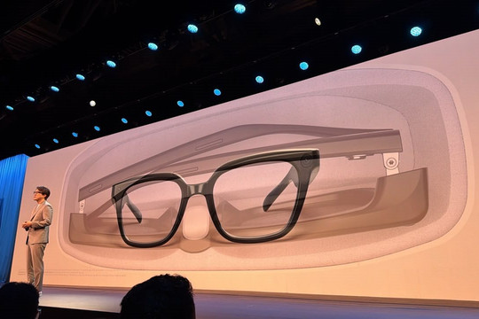 Sau 7 năm phát hành điện thoại gập, Galaxy Glasses có thể là "canh bạc AI" lớn nhất tiếp theo của Samsung?
