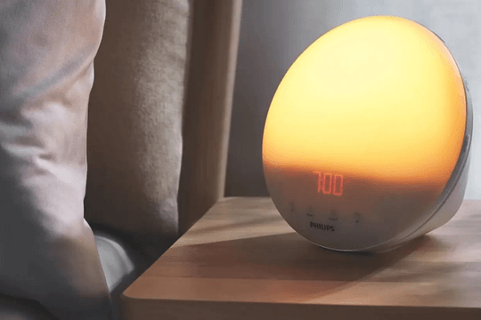 Sáng tỉnh táo không cần chuông báo thức: Món đồ công nghệ nào đang định nghĩa lại cách chúng ta thức dậy mỗi ngày?