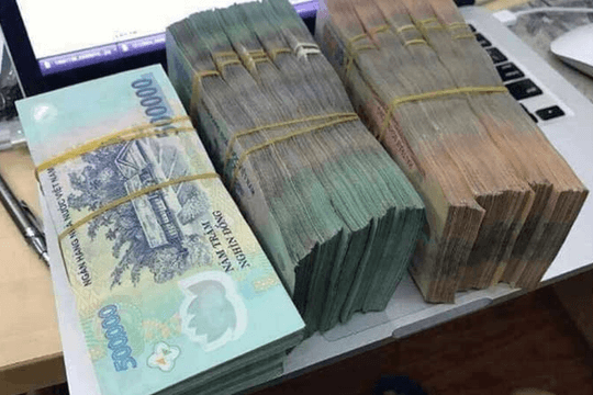 Công an điều tra số tiền 30.000.000 đồng gửi tới tài khoản của Nguyễn Thị Kim Yên SN 1964, 1 người phụ nữ trú cùng địa phương được mời tới làm việc cùng cơ quan chức năng