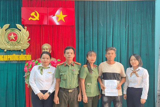 Người đàn ông báo công an sau khi phát hiện 50 triệu được chuyển vào tài khoản 