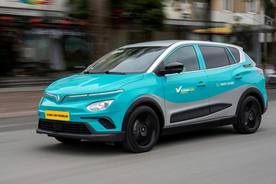 Kiếm 48 tỷ đồng mỗi ngày: Con số gây choáng về quy mô doanh thu công ty taxi của tỷ phú Phạm Nhật Vượng